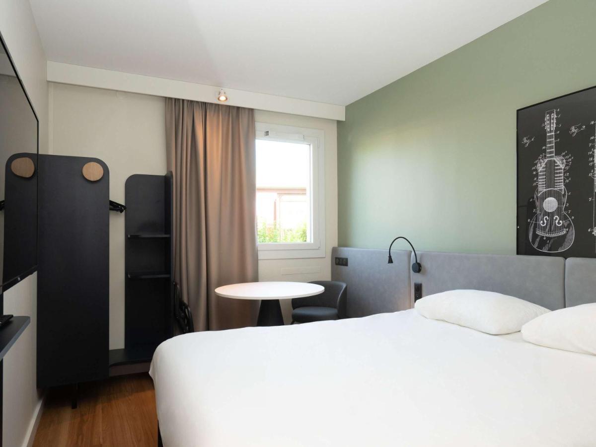 Hotel Ibis Reims Tinqueux Esterno foto