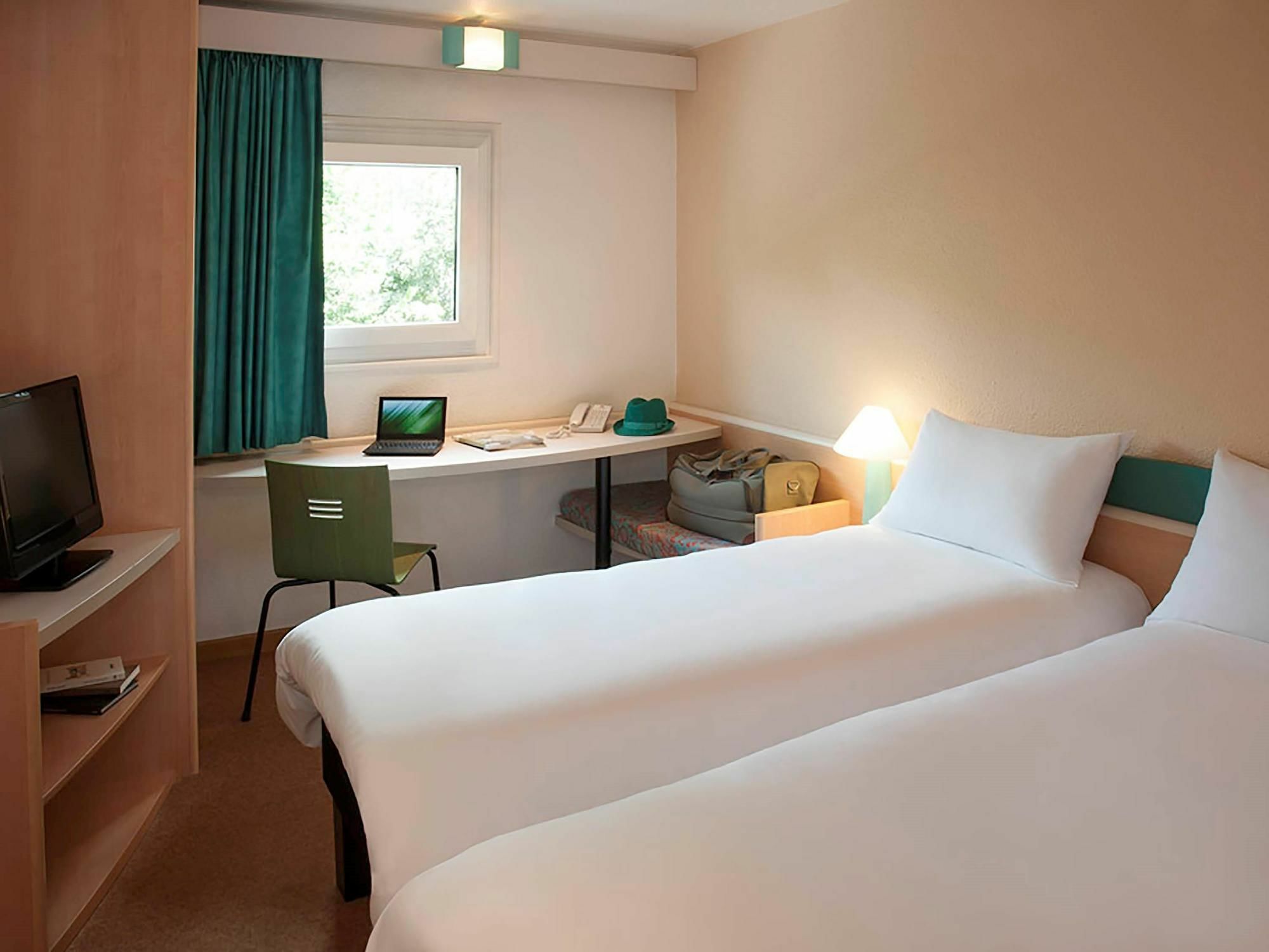 Hotel Ibis Reims Tinqueux Esterno foto