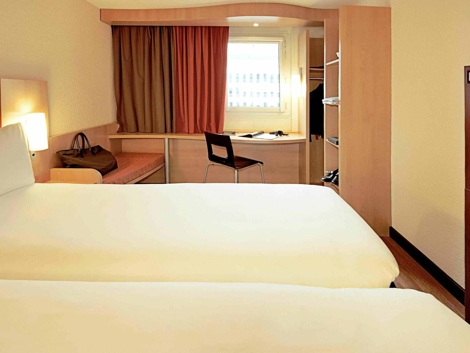 Hotel Ibis Reims Tinqueux Esterno foto