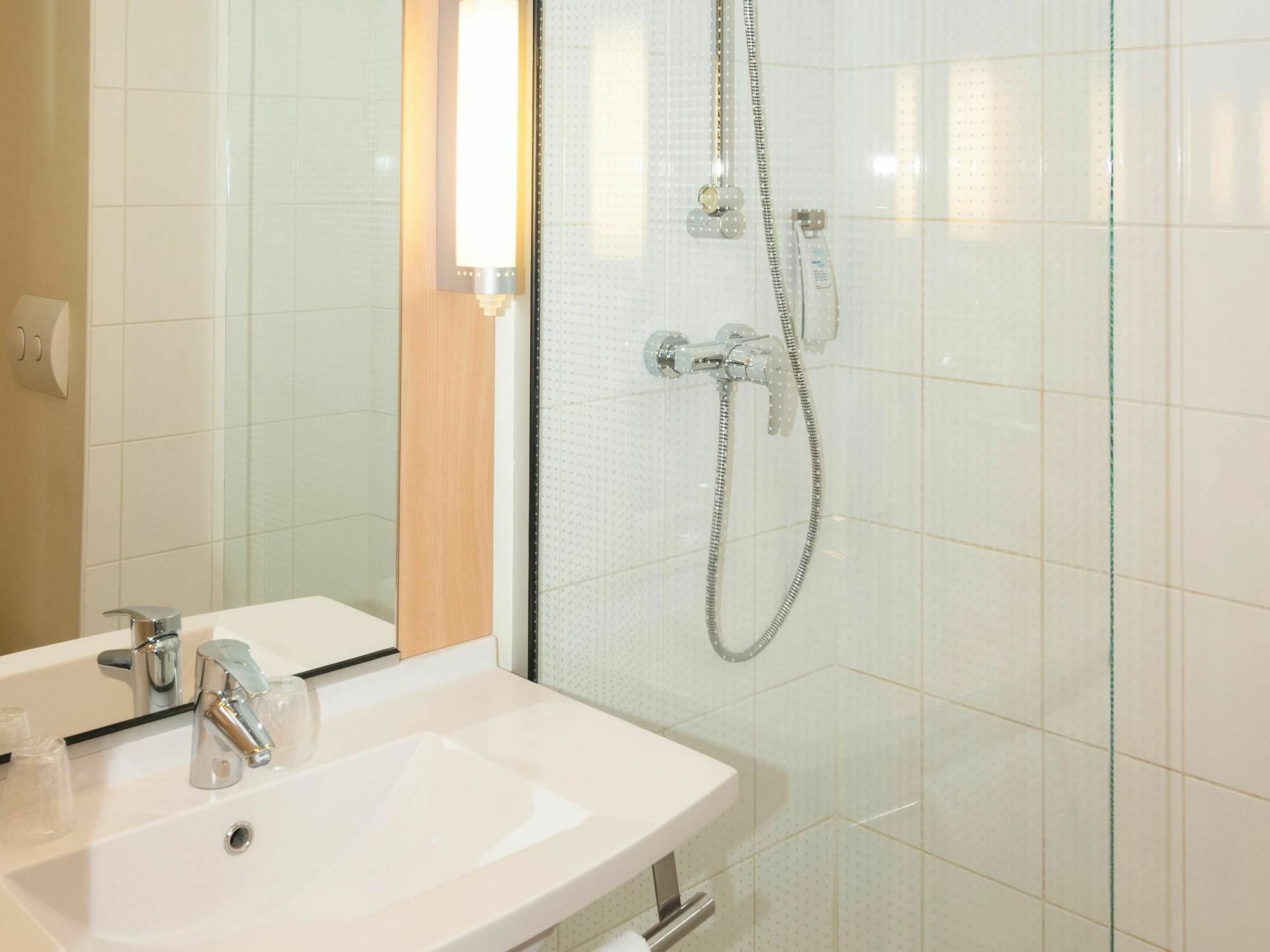 Hotel Ibis Reims Tinqueux Esterno foto